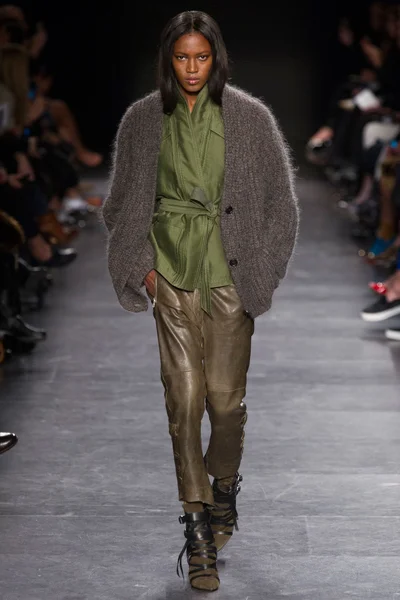 Look 12